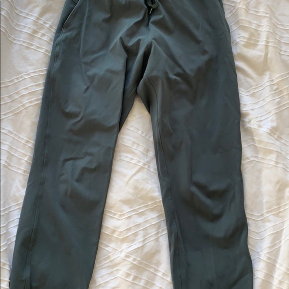 Lululemon On the Fly Pant - Picture 2 of 6